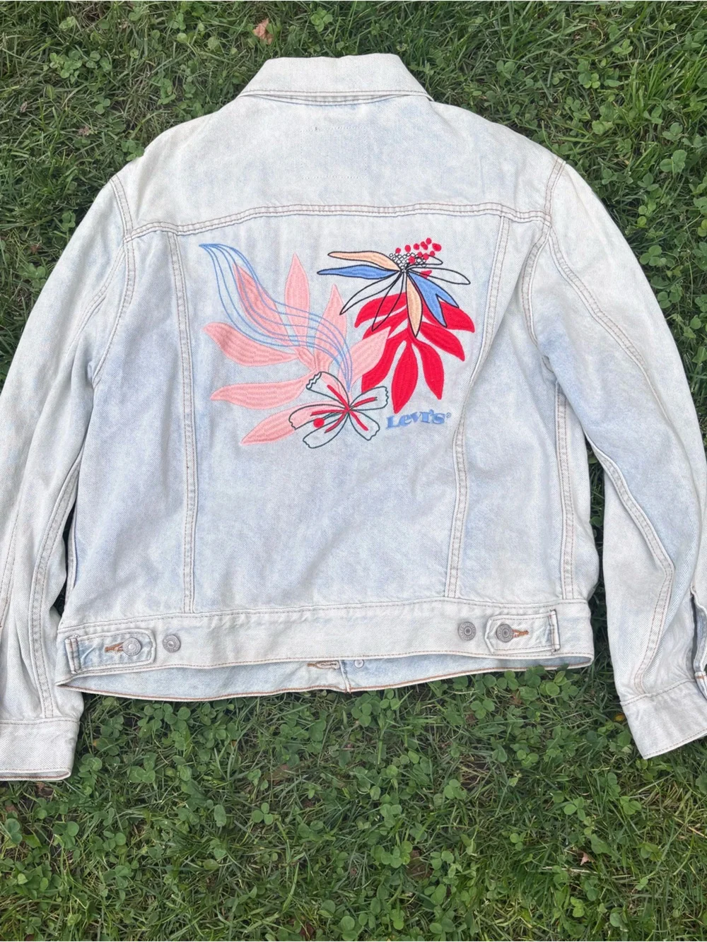 Levis lightweight levi